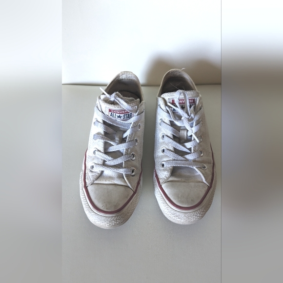 White Converse sneakers - Picture 3 of 6